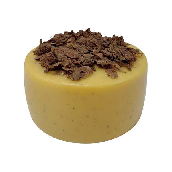 Aged cow's milk prosecco and white pomace 