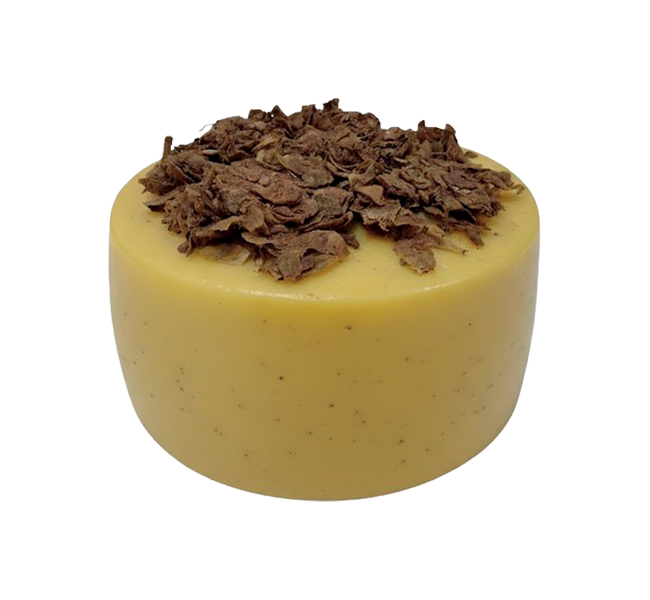 Aged cow's milk prosecco and white pomace 