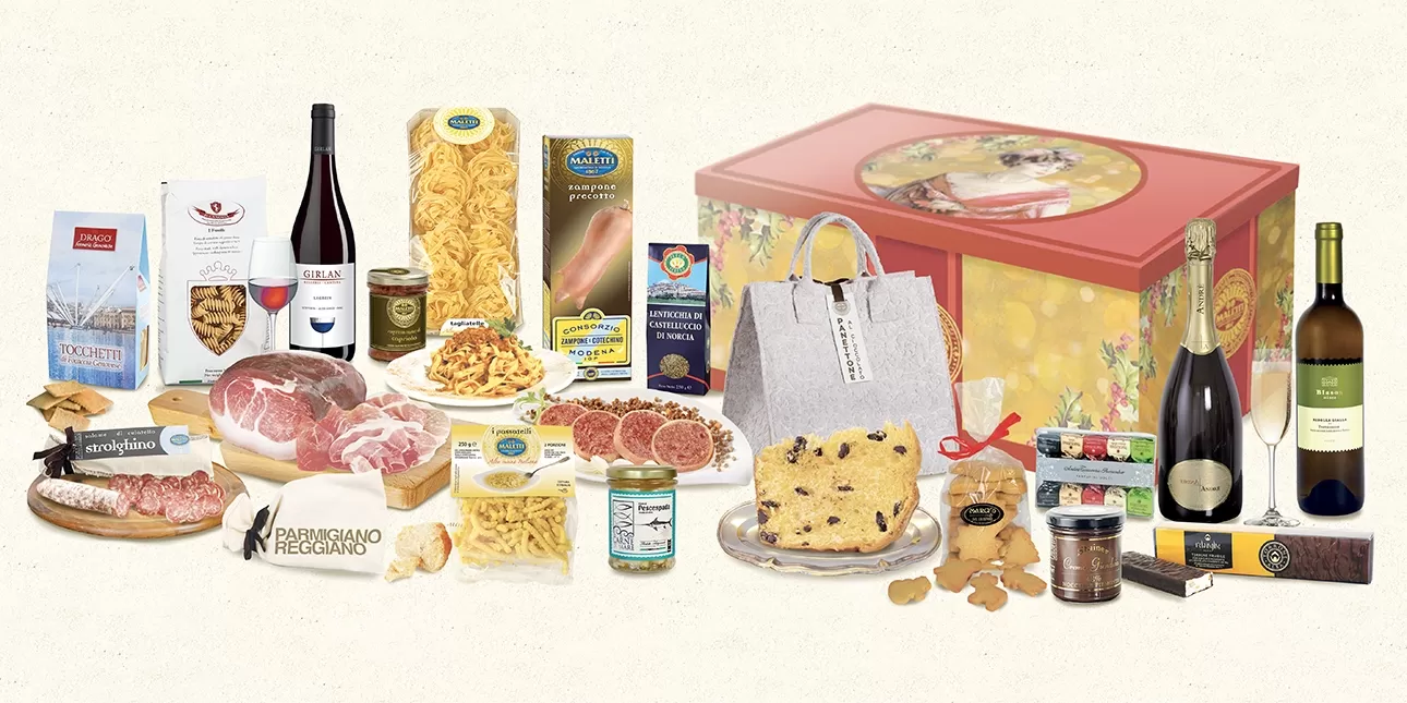 Christmas baskets with panettone